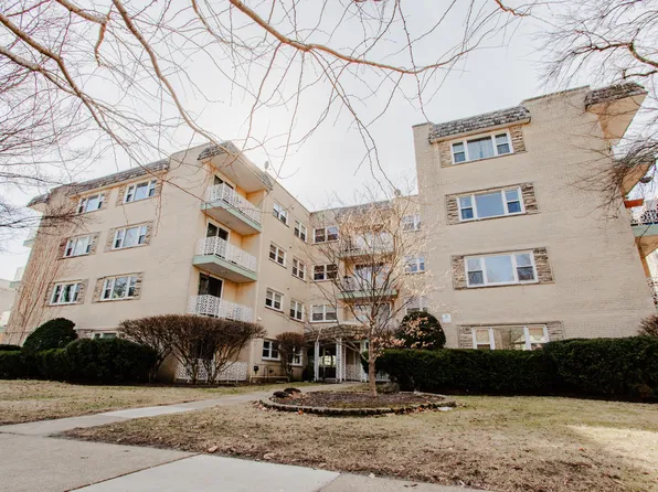 710 Oakton St APT 304, Evanston, IL 60202