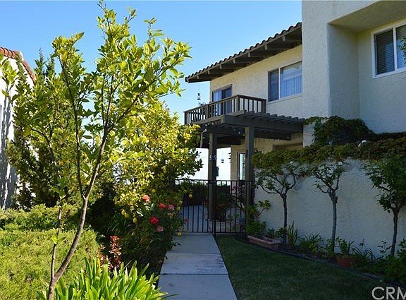 garden path leading to the unit