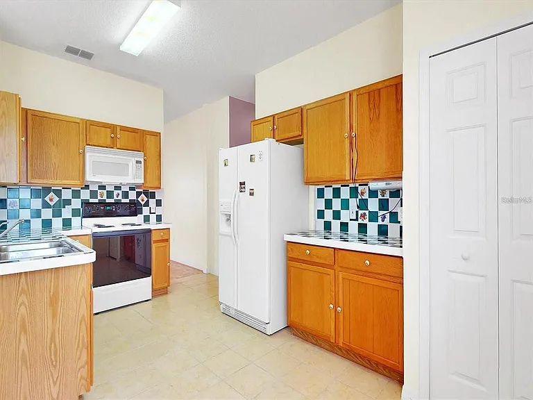 619 Reindeer Dr — Photo 8