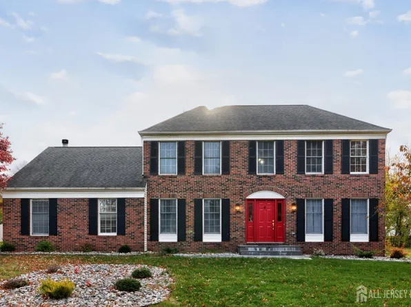 4 Saint Andrews Dr, Washington, NJ 07882