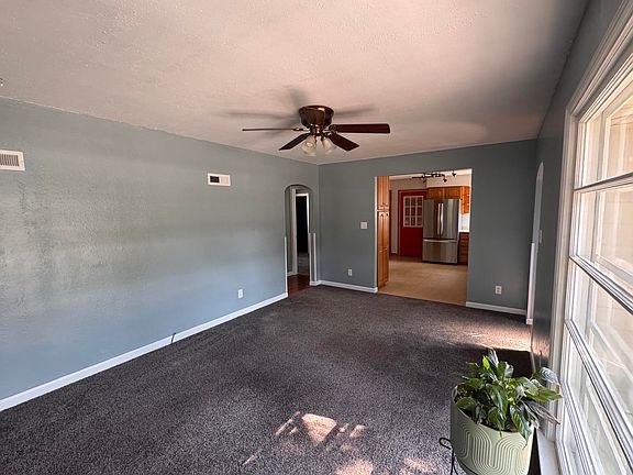 5th image of 602 Superior St