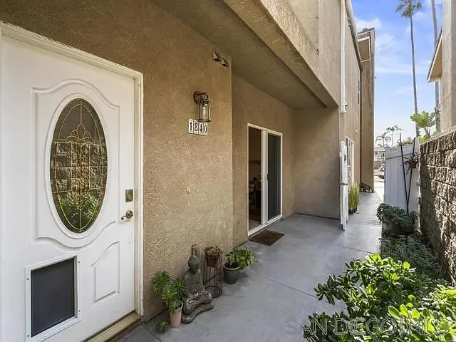 3 bed, 2.5 bath, 1180 sqft, $5,000 — Photo 3