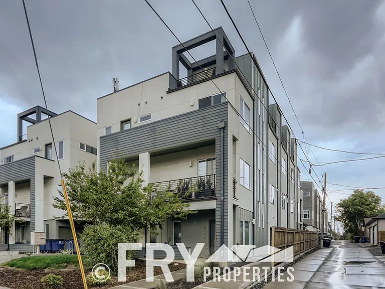 3119 W 18th Ave — Photo 1