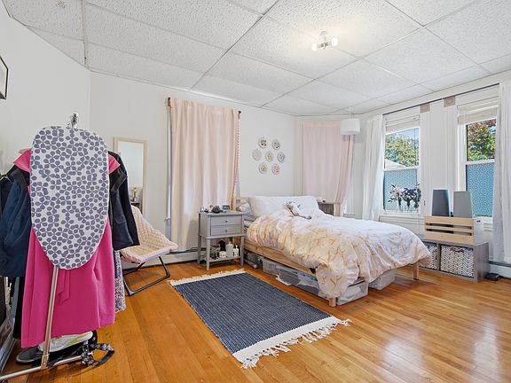 3rd image of 31-37 Washington Ave #33-2