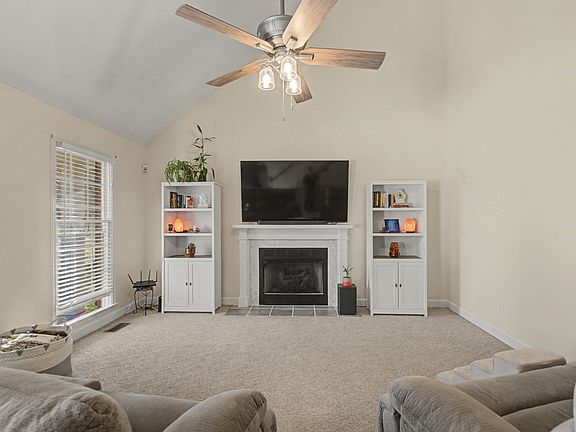 4th image of 877 Glenraven Dr