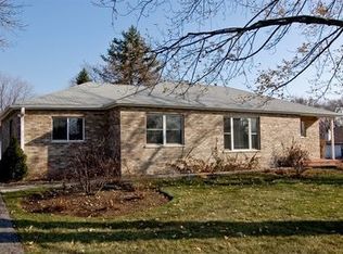 1125 N Bluebonnet Ln, Hoffman Estates, IL 60169