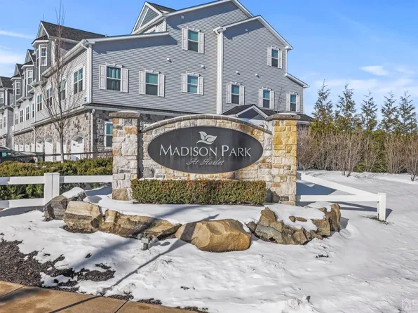 41 Emily Ct, Hazlet, NJ 07730