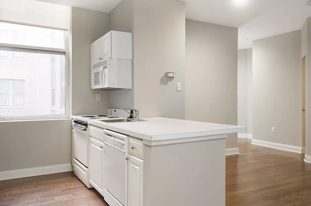 1600 Walnut Street — Photo 2