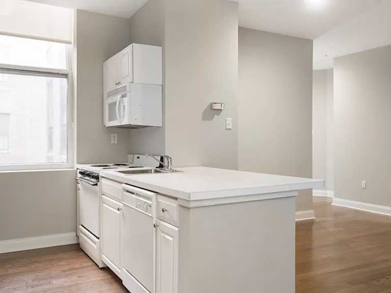 1600 Walnut Street — Photo 2