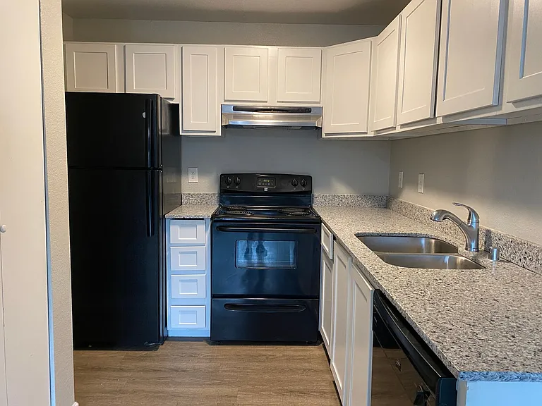 Westwood Apartments — Photo 78