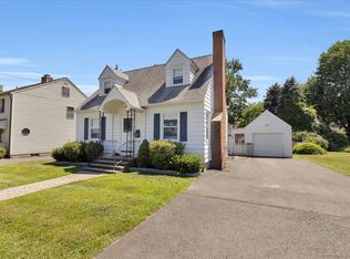 127 Grove St, Windsor Locks, CT 06096