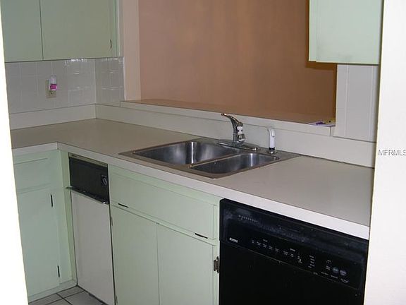 5th image of 4134 Edgewood Dr