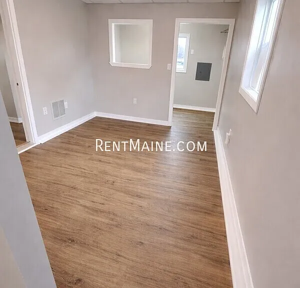 1286 Union St — Photo 2