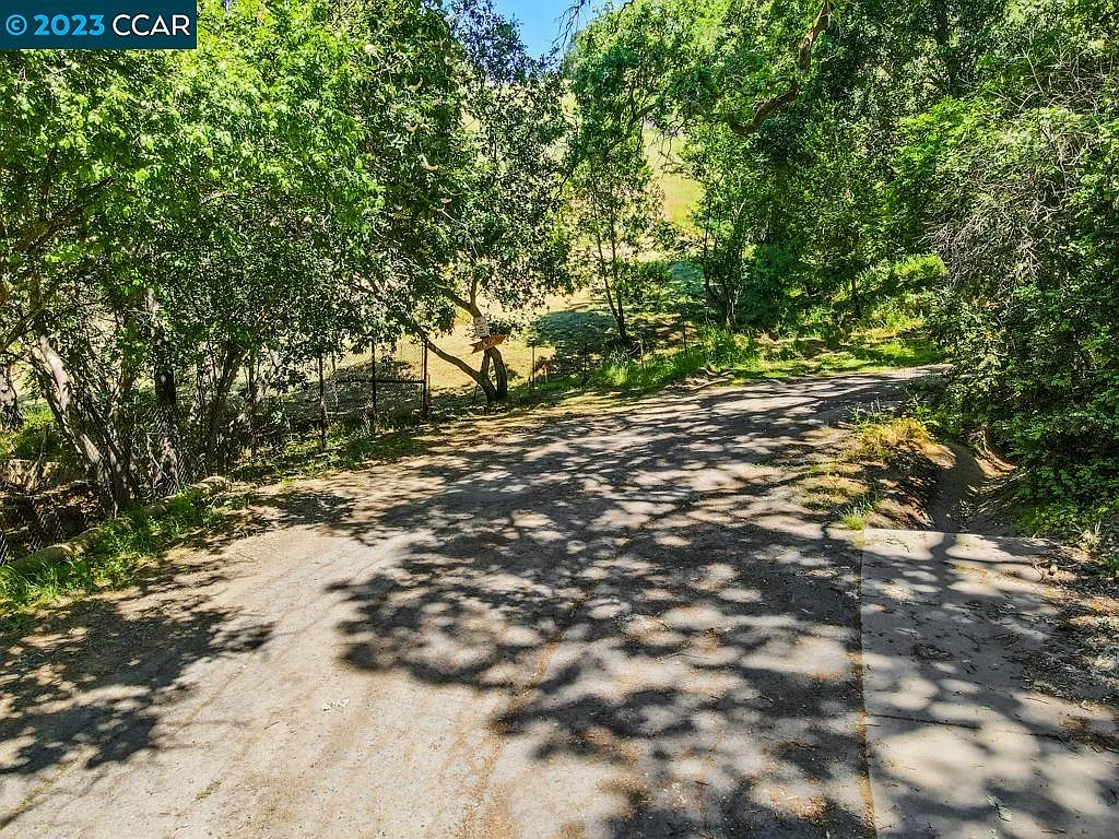 11 Sequoia Way photo 1