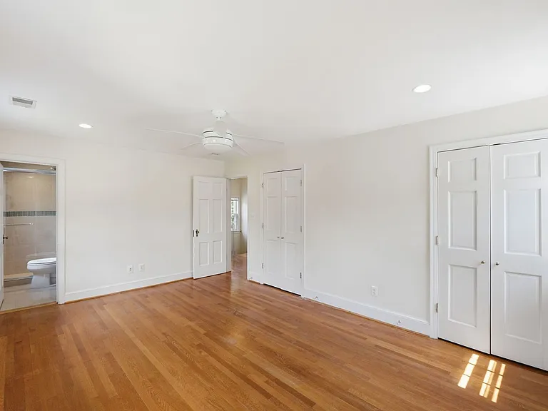 2812 Northampton St NW — Photo 12