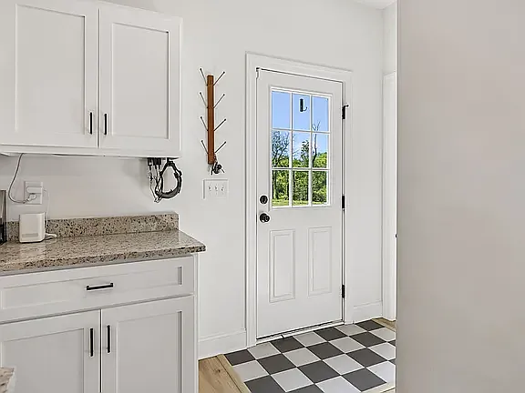 466 Mooresville Pike — Photo 16