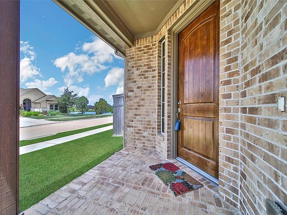 3rd image of 5618 Eagle Rock Ln