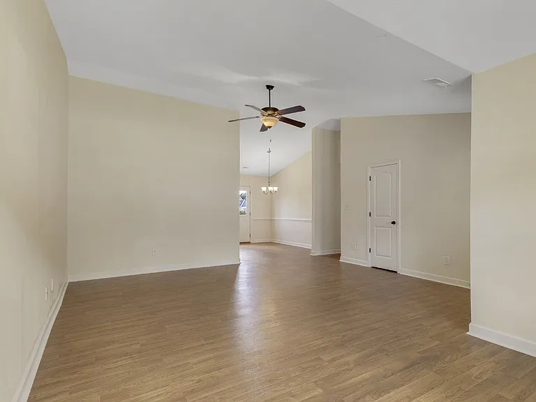102 Bridgeport Dr — Photo 10
