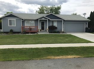 4608 Saguaro Dr, Pasco, WA
