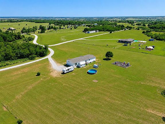 3rd image of 541 County Road 1428