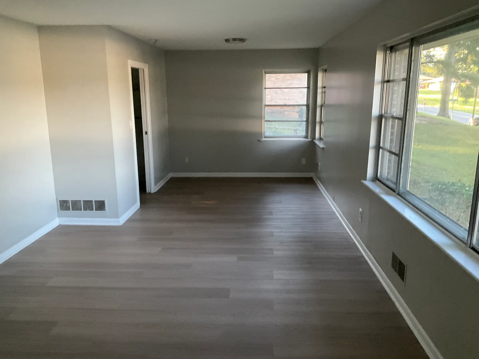 4 bed, 2000 sqft, $1,800 — Photo 3