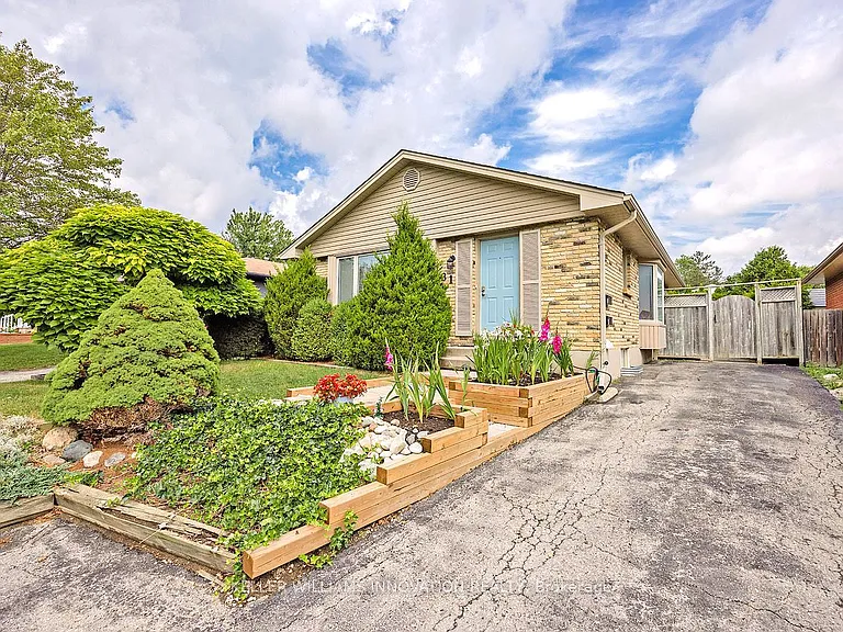 81 Culver Cres #B — Photo 1