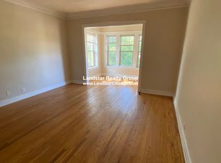 906 Seward St #2, Evanston, IL 60202