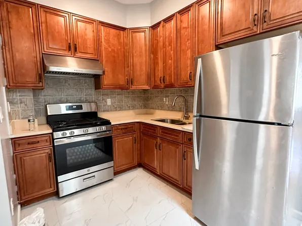 60-35 69th Ave, Flushing, NY 11385