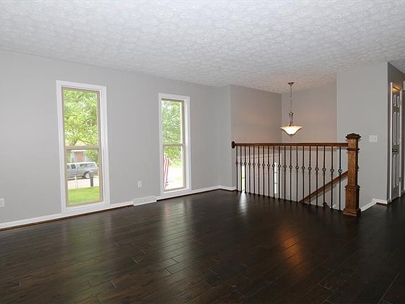 4th image of 1015 Wedgewood Dr