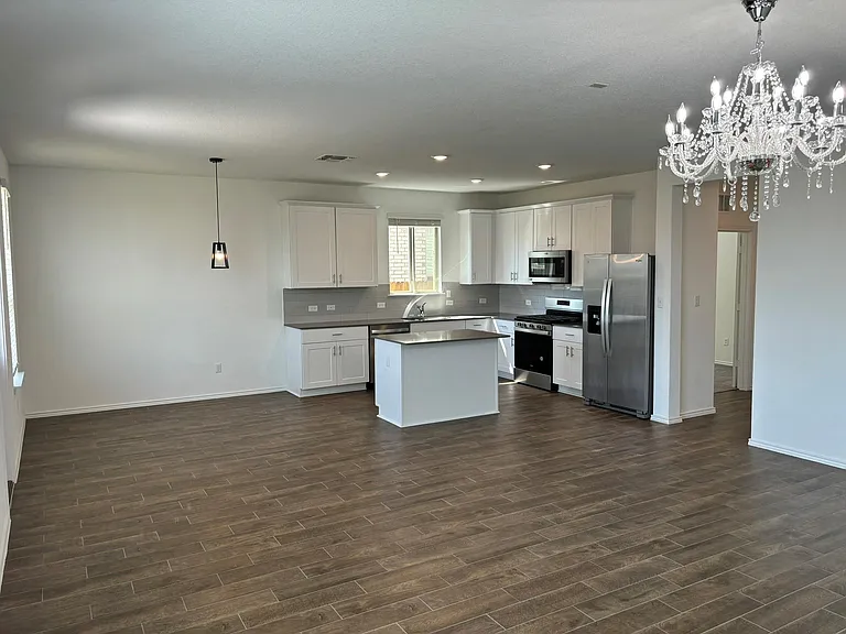 108 Bennington Dr — Photo 6