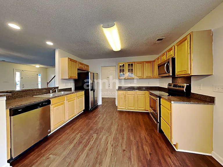 130 Devon Forest Dr — Photo 3