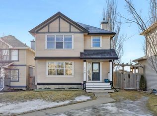 139 N Prestwick Point SE, Calgary, AB T2Z 4K7