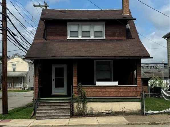 401 6th St, New Brighton, PA 15066