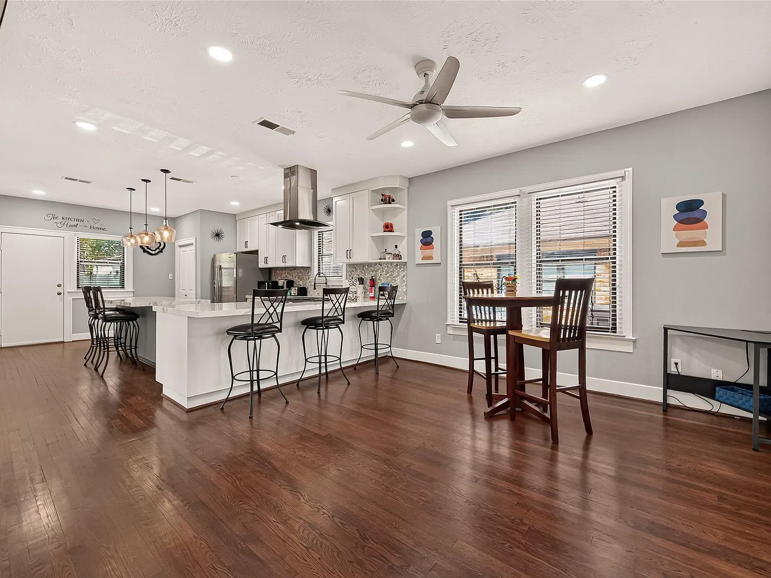 2 bed, 2.0 bath, 1409 sqft, $2,450 — Photo 4