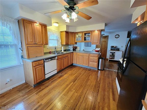 5th image of 310 Hosford Ave