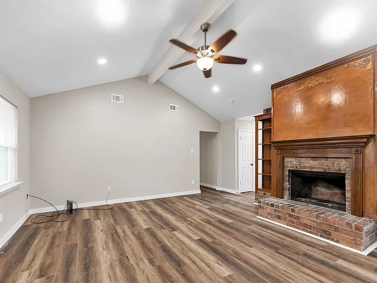 6211 Coachgate Dr — Photo 24
