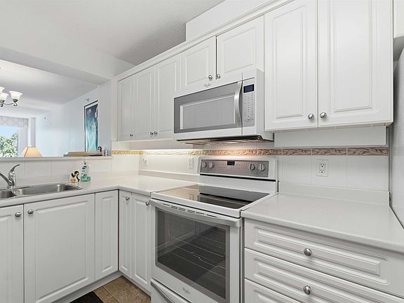 4th image of 12148 224th St #411