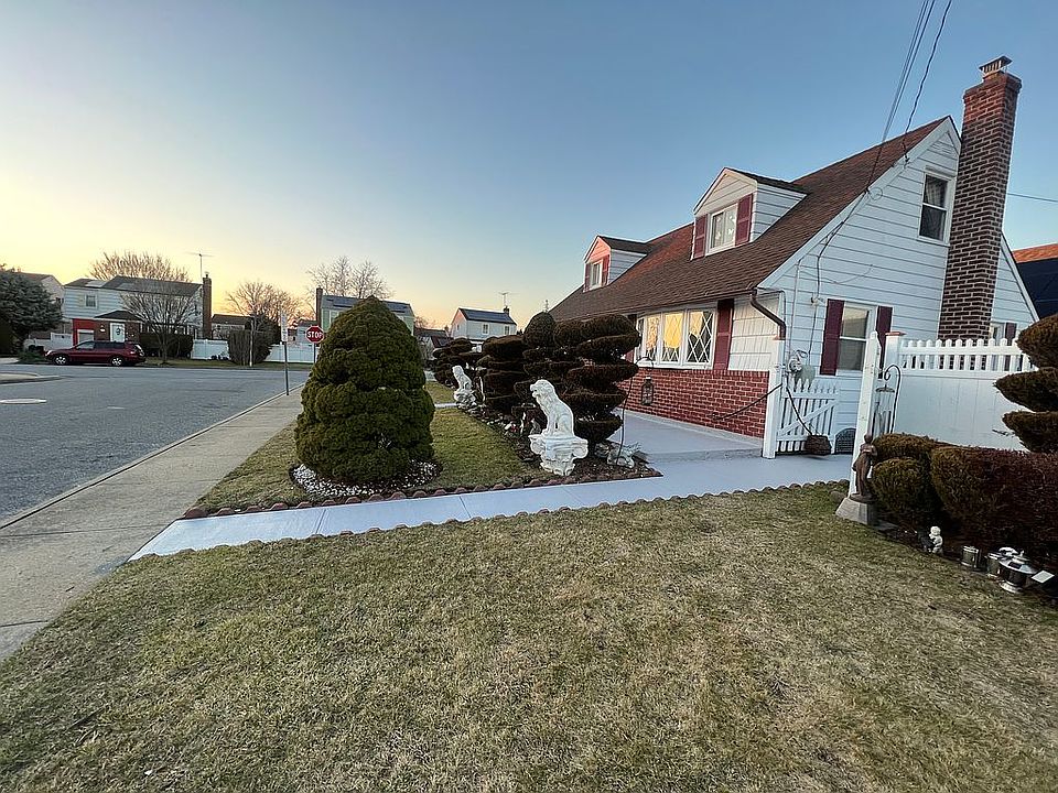 2nd image of 1662 Madison St