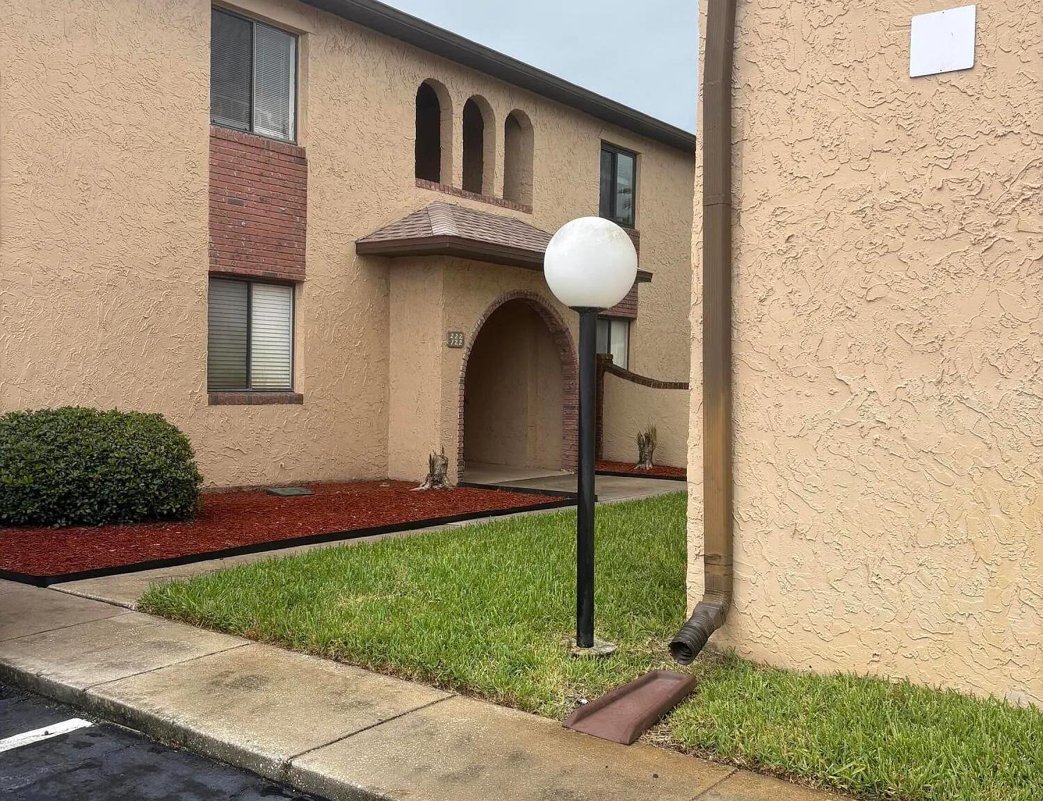 2 bed, 2.0 bath, 1080 sqft, $1,600 — Photo 2