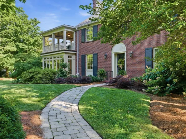 1419 Graybar Ln, Nashville, TN 37215