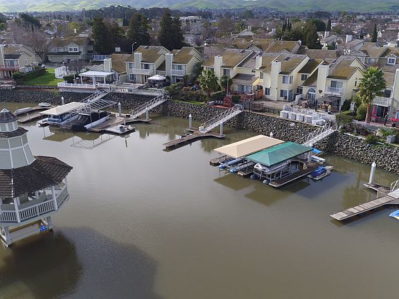 2nd image of 218 Heron Dr