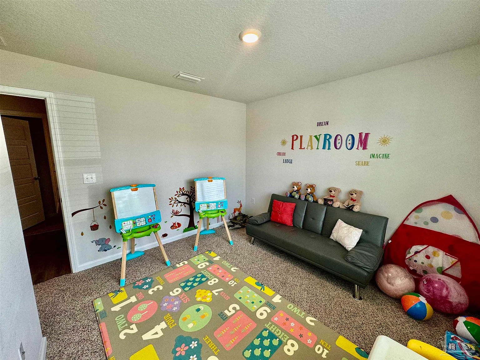 4 bed, 1787 sqft, $2,200 — Photo 4