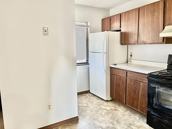 4th image of 2595 Terrace Ave #12