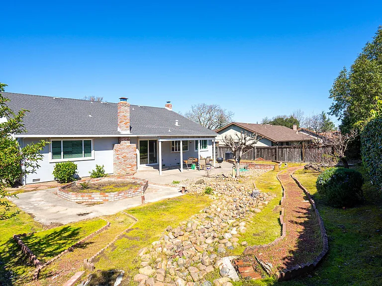 118 Van Buren Ct — Photo 22