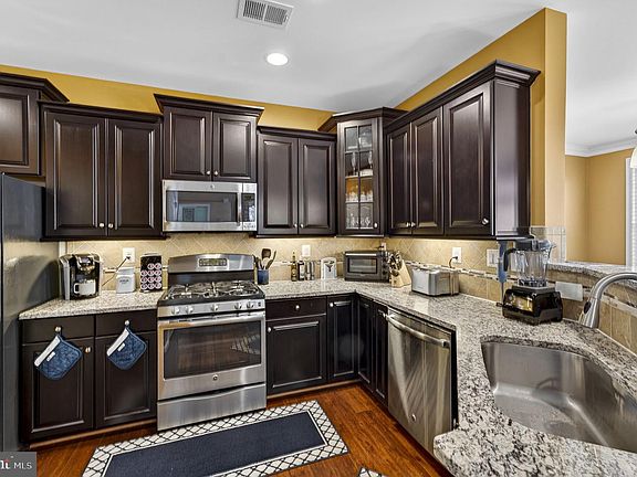 4th image of 42553 Sunset Ridge Sq