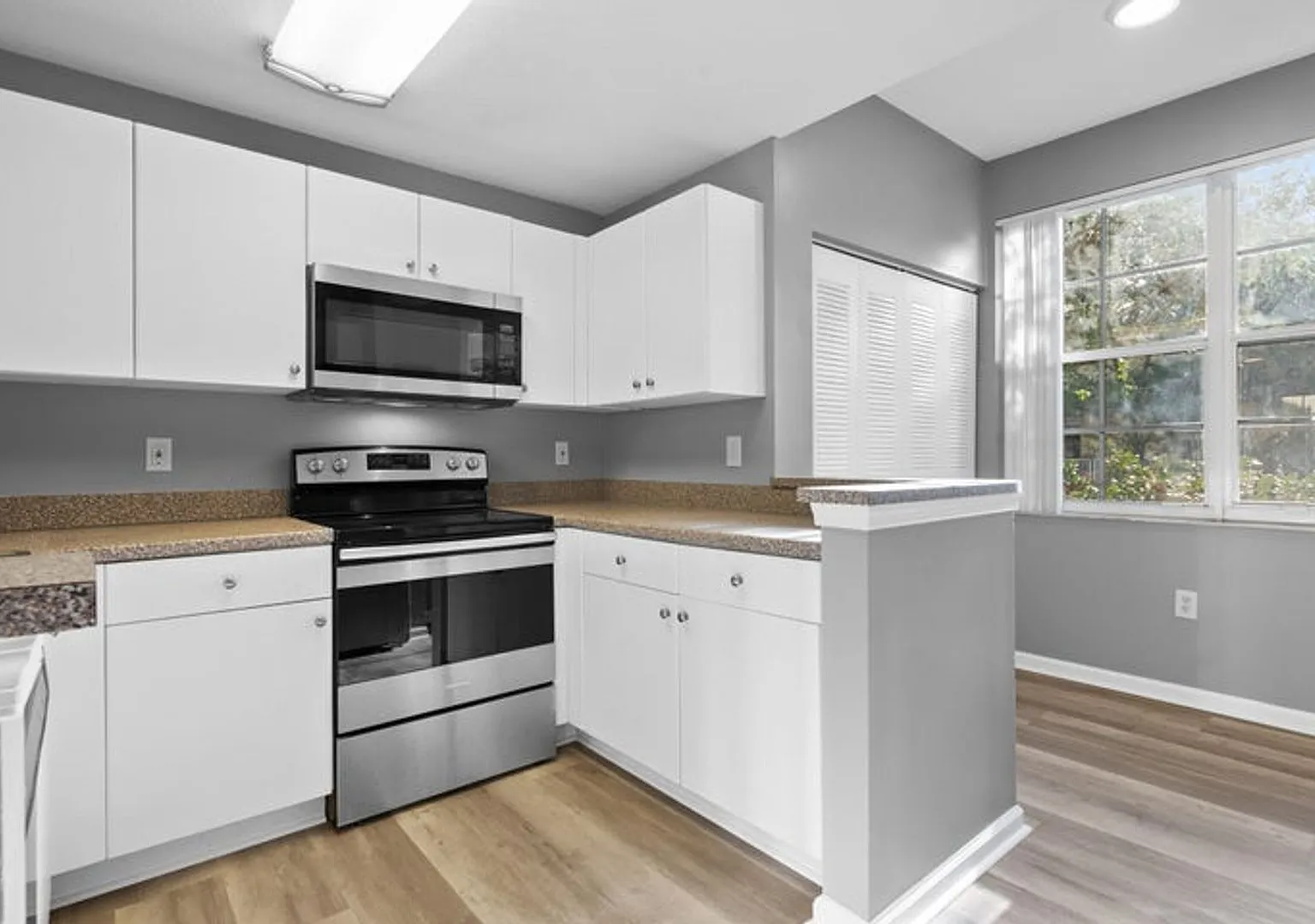 4822 Chancellor Dr — Photo 3