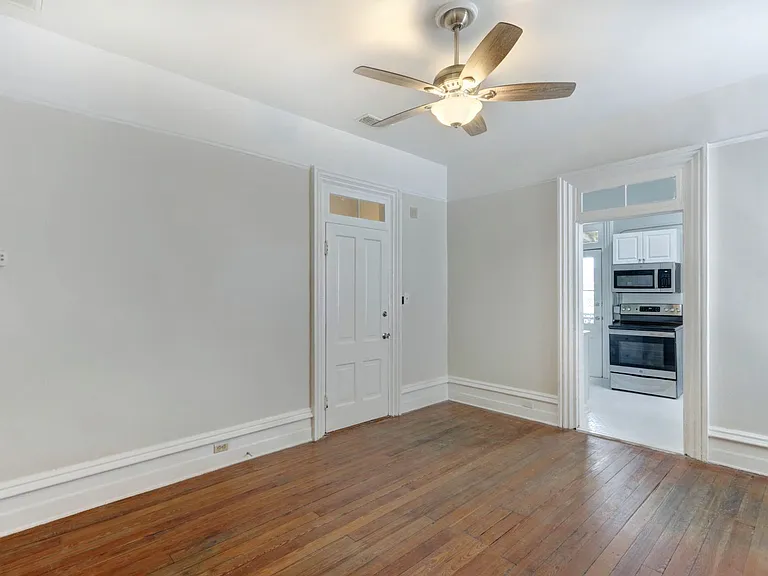 218 E Henry St #B — Photo 21
