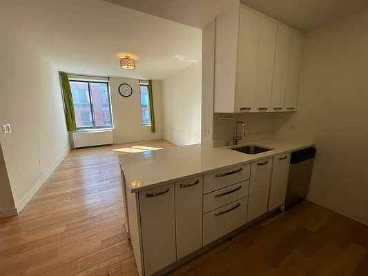 Rented by Voro, LLC | media 4
