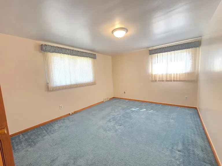 15915 Hilton St — Photo 15