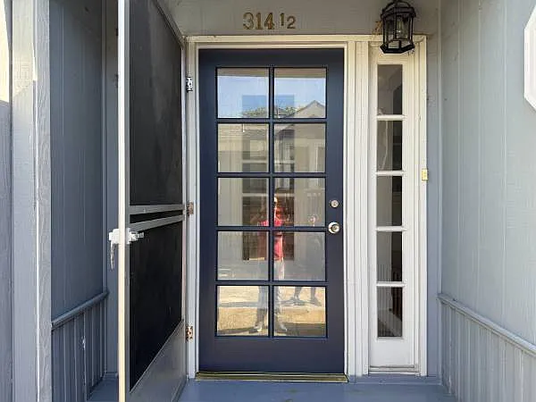 2 bed, 850 sqft, $2,999 — Photo 1
